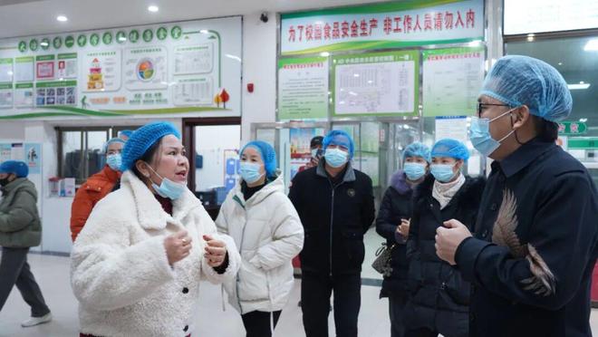 堂开放日活动共筑校园饮食安全防线pg电子免费模拟器大冶一中举办食(图11) 堂开放日活动共筑校园饮食安全防线pg电子免费模拟器大冶一中举办食(图11)